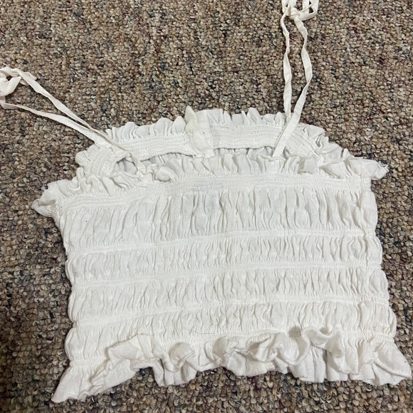 Super cute UO top - Picture 3 of 3